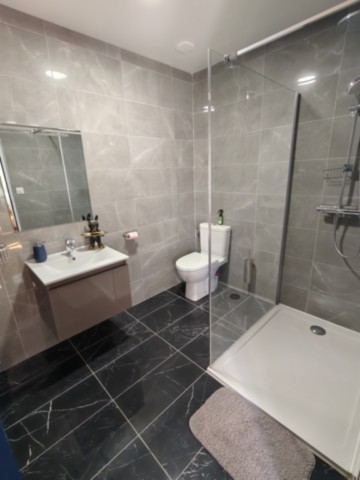 Salle de bain chambre bleue du gîte La Bayenne à Revin