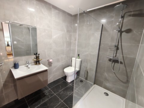 Une des trois salle sde bain